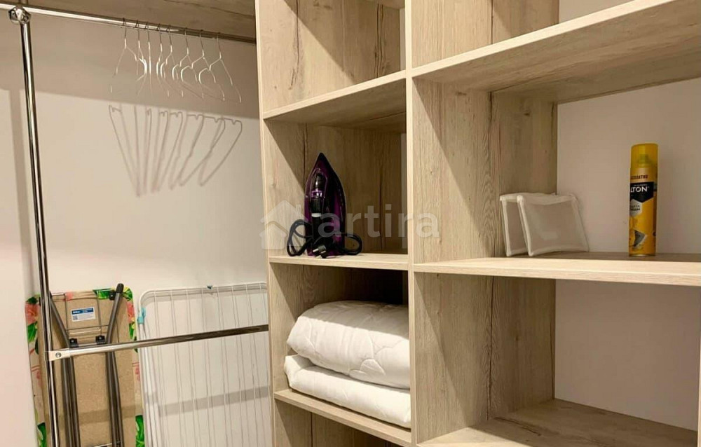 Комната, 35 м2, 6/10 эт. Санкт-Петербург - изображение 1