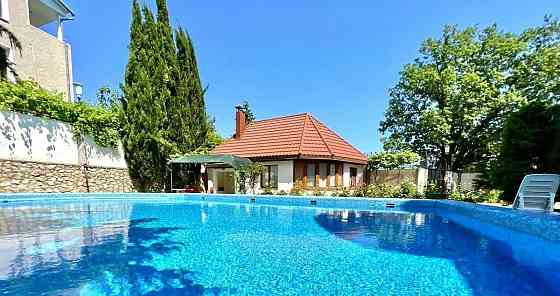 Дом, 300 м2, 8 соток, 3 эт. Ялта