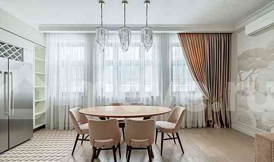 4-комн. квартира, 129.9 м2, 2/19 эт. Москва