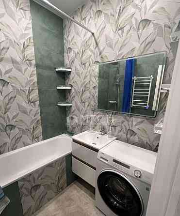 2-комн. квартира, 65 м2, 2/17 эт. Москва