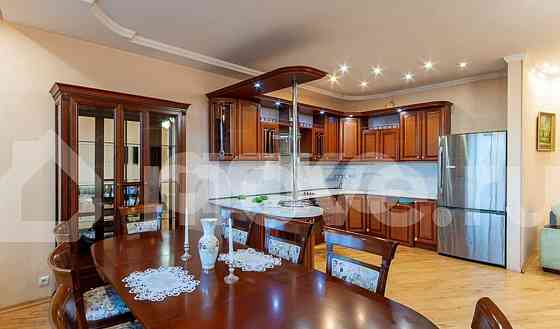 3-комн. квартира, 135 м2, 10/16 эт. Москва