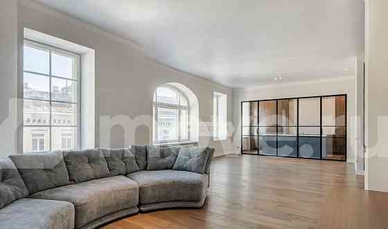 5-комн. квартира, 210.5 м2, 5/5 эт. Москва