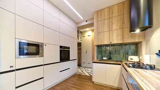 3-комн. квартира, 110 м2, 4/5 эт. Санкт-Петербург