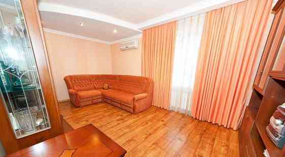 2-комн. квартира, 63 м2, 1/6 эт. Феодосия