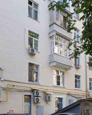 Комната, 34.9 м2, 2/8 эт. Москва