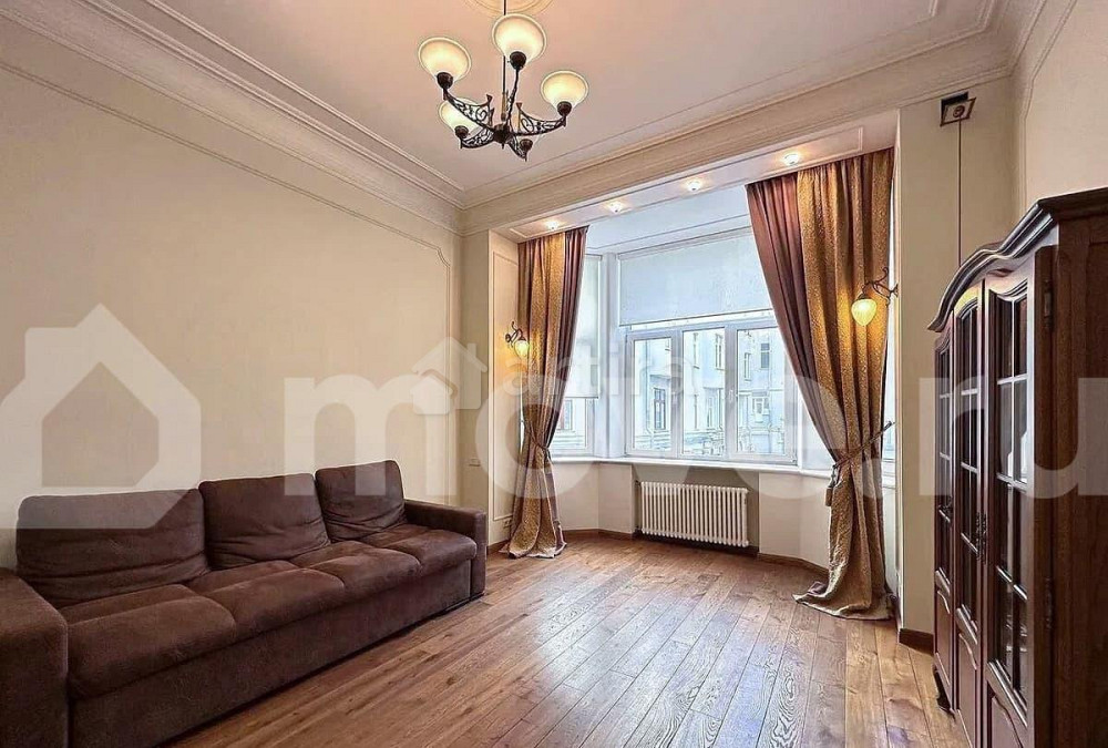4-комн. квартира, 160 м2, 2/5 эт. Москва - изображение 1
