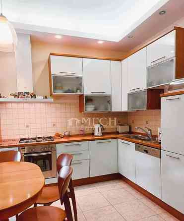 4-комн. квартира, 97.2 м2, 5/5 эт. Москва