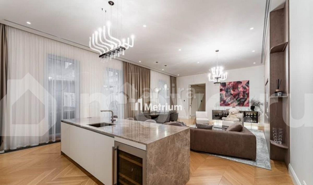 3-комн. апарт-ы, 195 м2, 2/6 эт. Москва - изображение 1