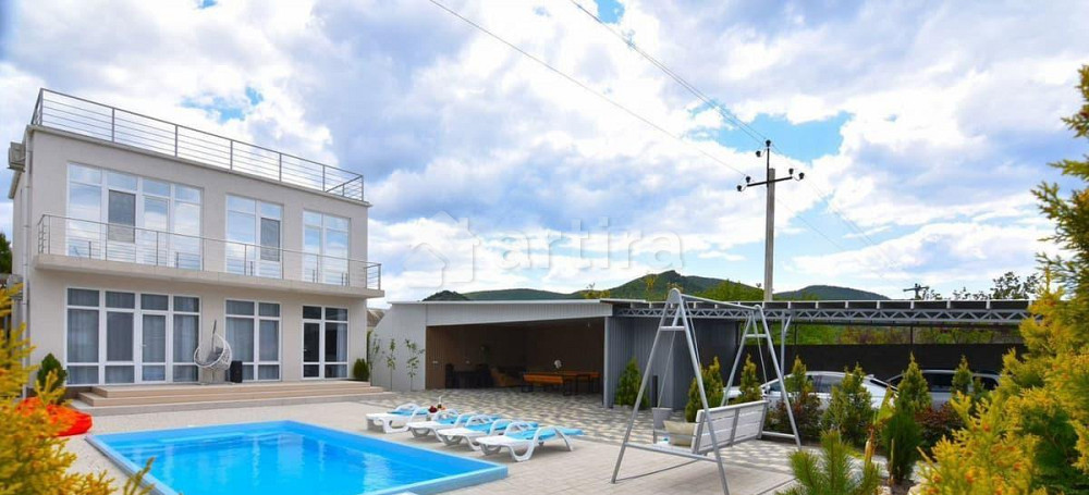 Коттедж, 250 м2, 5 соток, 3 эт. Красногвардейское - изображение 1