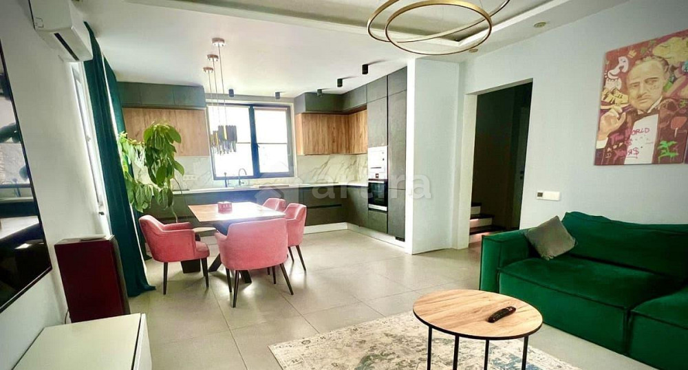 Коттедж, 200 м2, 7 соток, 3 эт. Москва - изображение 2