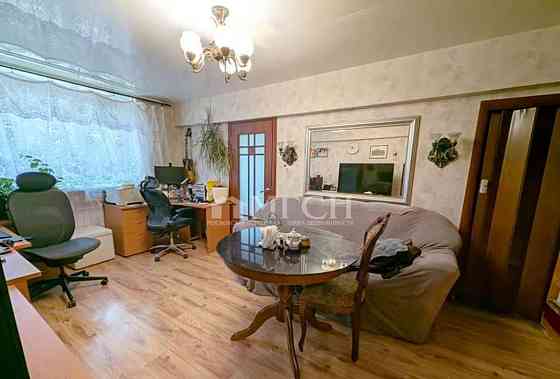 3-комн. квартира, 54 м2, 1/5 эт. Москва