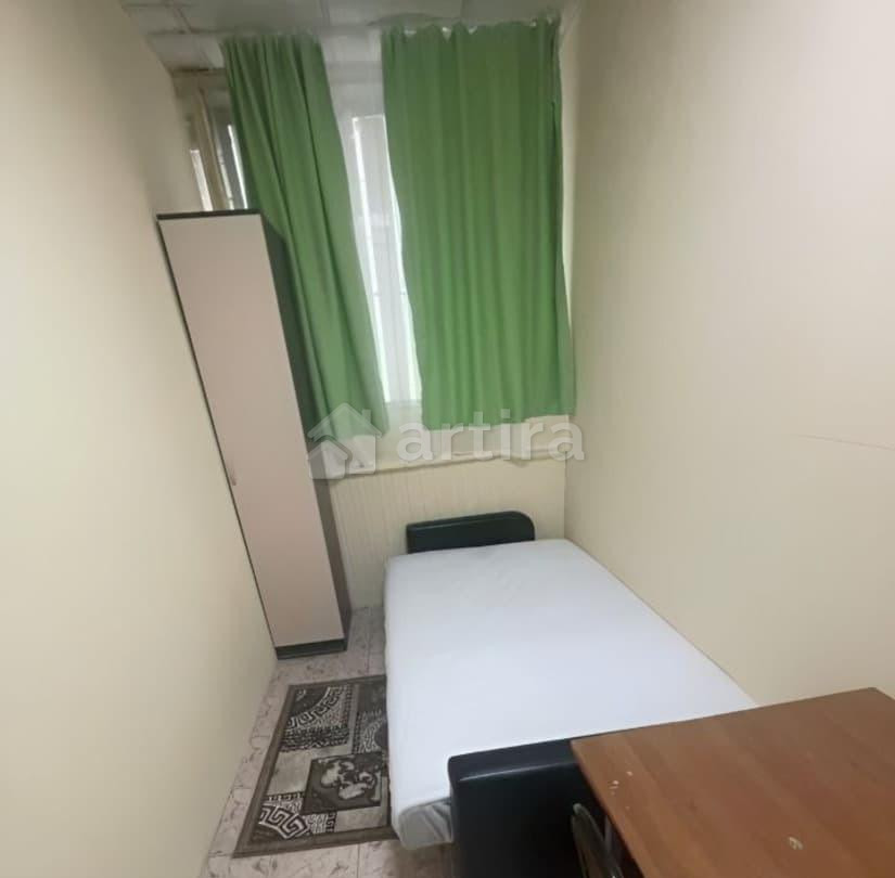 Комната, 8 м2, 4/4 эт. Москва - изображение 1