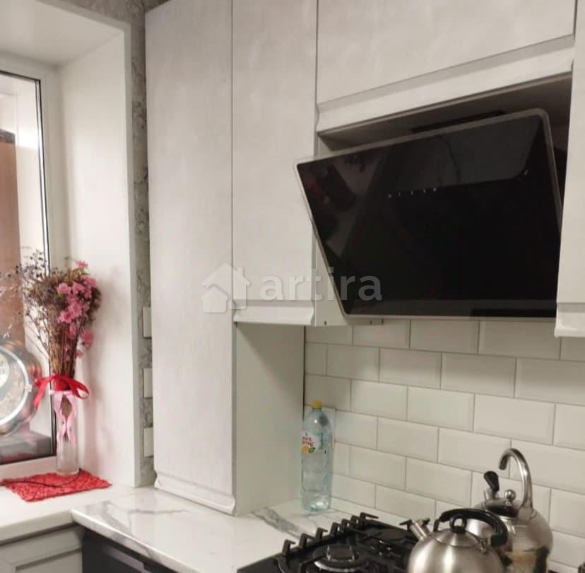 Комната, 17 м2, 5/9 эт. Саратов - изображение 1