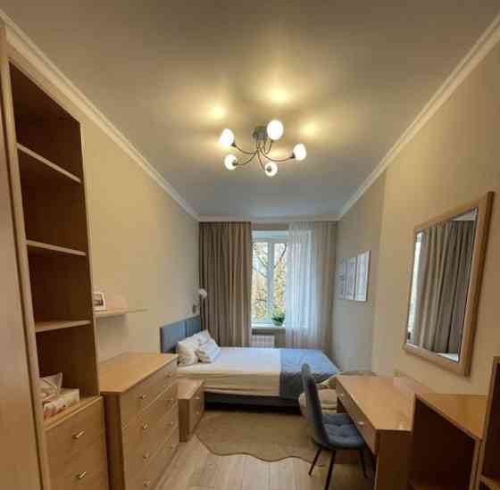 Комната, 56 м2, 5/5 эт. Москва