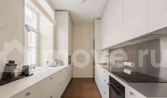 4-комн. квартира, 95 м2, 2/4 эт. Москва