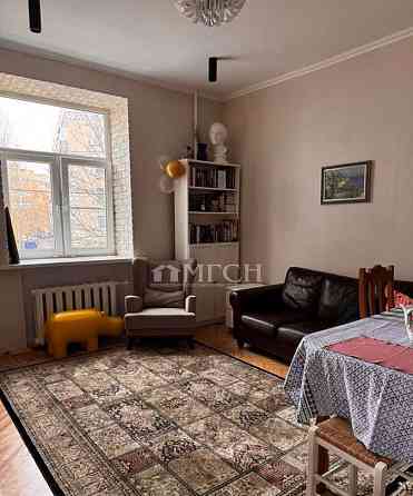 3-комн. квартира, 72 м2, 2/5 эт. Москва