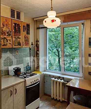 1-комн. квартира, 32 м2, 4/5 эт. Москва