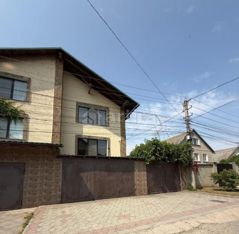 Дом, 200 м2, 4 сотки, 2 эт. Симферополь - изображение 1