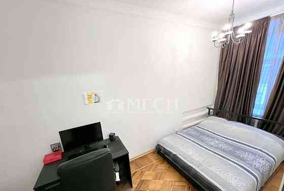 2-комн. квартира, 68 м2, 4/5 эт. Москва