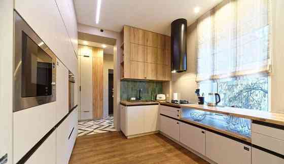 3-комн. квартира, 110 м2, 4/5 эт. Санкт-Петербург