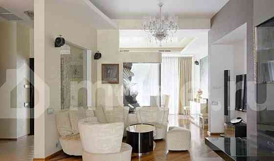 6-комн. квартира, 548 м2, 3/3 эт. Москва