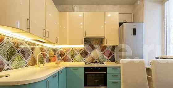 3-комн. квартира, 72.6 м2, 1/4 эт. Москва