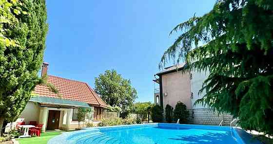 Дом, 300 м2, 8 соток, 3 эт. Ялта