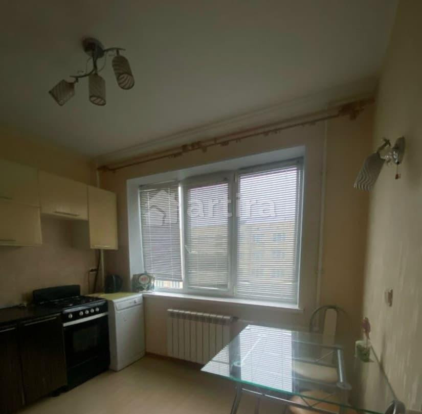 Комната, 20 м2, 2/6 эт. Луга - изображение 1