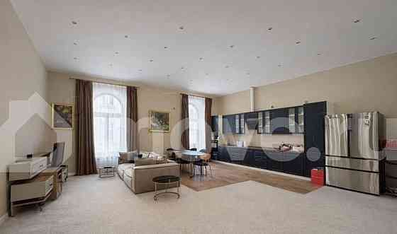 6-комн. квартира, 303 м2, 3/5 эт. Москва