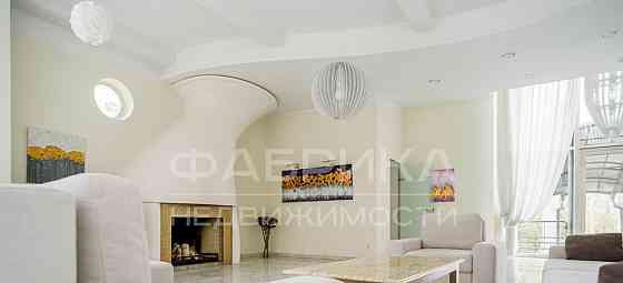 Дом, 561.1 м2, 21 сотка, 3 эт. Санкт-Петербург