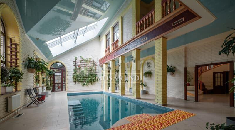 Дом, 1000 м2 Москва - изображение 1