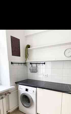 Комната, 42 м2, 1/5 эт. Москва