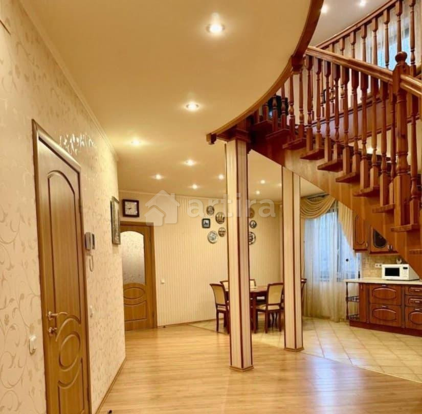 Коттедж, 300 м2, 6 соток, 3 эт. Санкт-Петербург - изображение 3