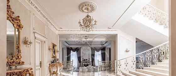 Дом, 1000 м2, 22 сотки, 3 эт. Красногорск