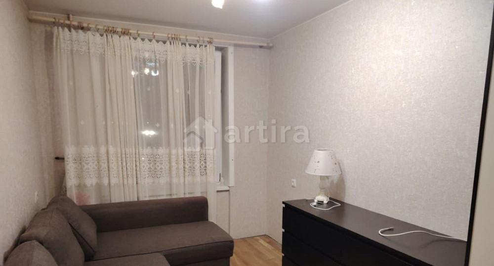 Комната, 76 м2, 3/5 эт. Москва - изображение 1