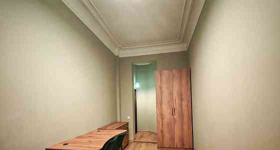 Комната, 215 м2, 4/4 эт. Москва