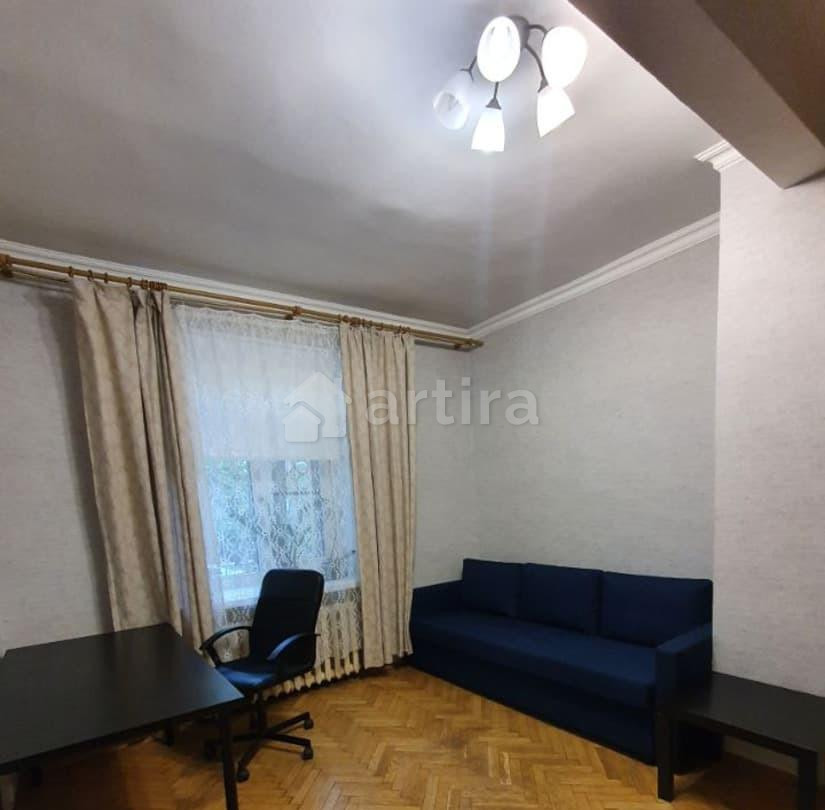 Комната, 18 м2, 1/5 эт. Москва - изображение 1