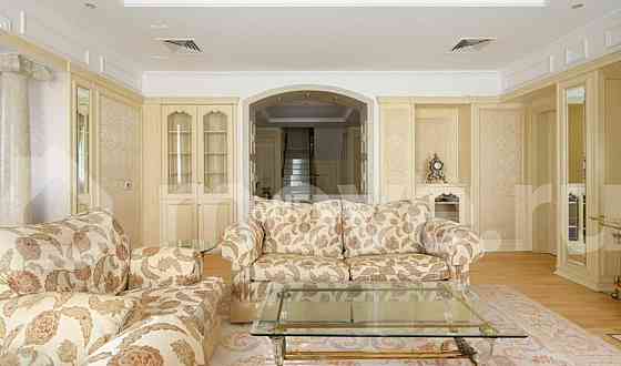 Квартира, 269.6 м2, 5/5 эт. Москва