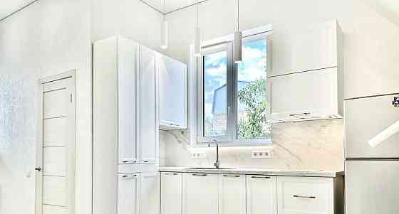 Дом, 140 м2, 0.8 сотки, 3 эт. Алушта