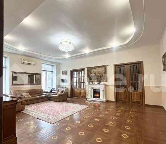 5-комн. квартира, 200 м2, 2/4 эт. Москва