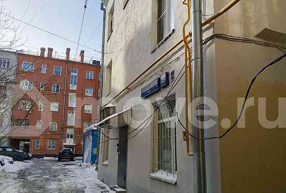 4-комн. квартира, 82 м2, 2/5 эт. Москва