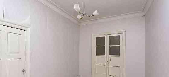 Комната, 32.9 м2, 3/5 эт. Москва