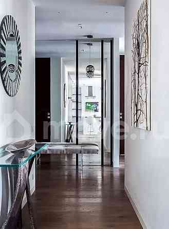 4-комн. апарт-ы, 220 м2, 49/76 эт. Москва