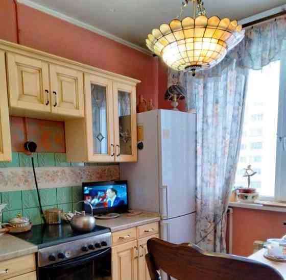 Комната, 52 м2, 8/12 эт. Москва