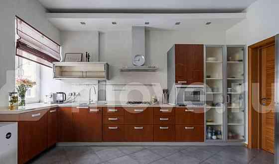 3-комн. квартира, 93 м2, 3/8 эт. Москва