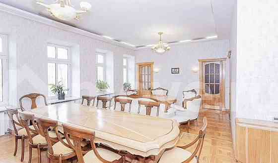 Квартира, 246 м2, 3/6 эт. Москва