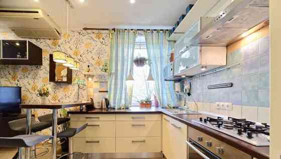 2-комн. квартира, 64 м2, 4/5 эт. Санкт-Петербург