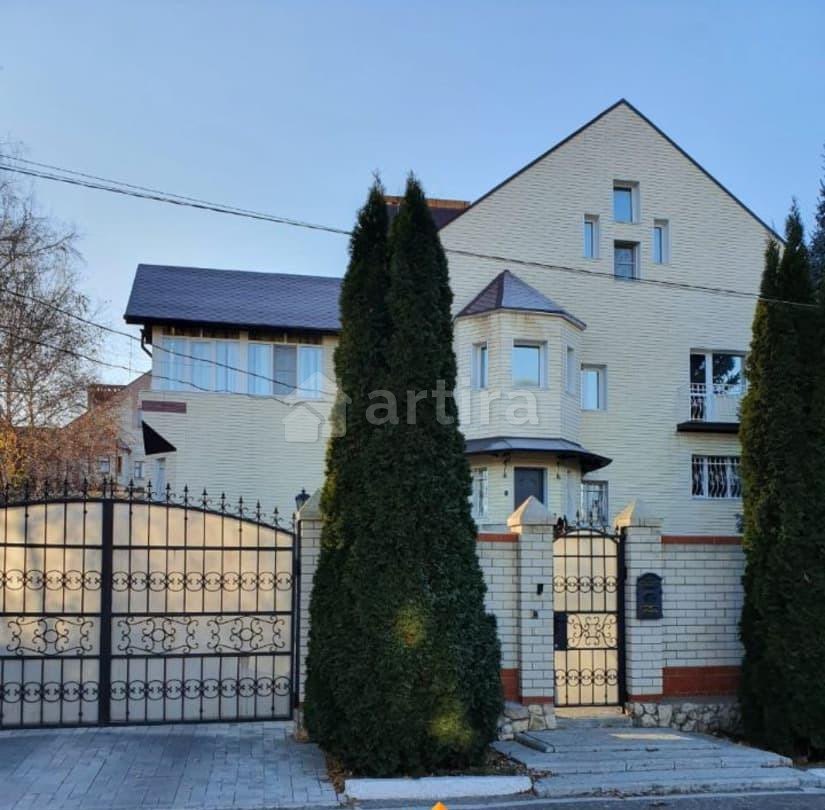 Коттедж, 667 м2, 25 соток, 3 эт. Саратов - изображение 1