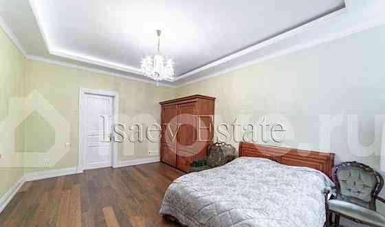 4-комн. квартира, 143 м2, 2/4 эт. Москва