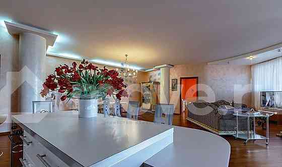 4-комн. квартира, 232 м2, 18/25 эт. Москва